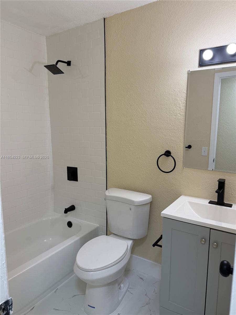 2310 W 60th Street 9-G, Hialeah, FL 33016 photo 11