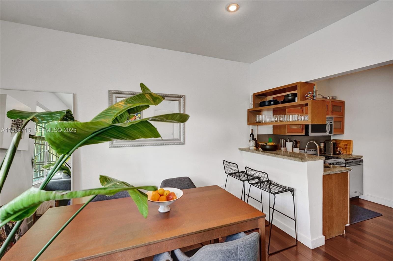 815 Euclid Avenue 8 — photo 4