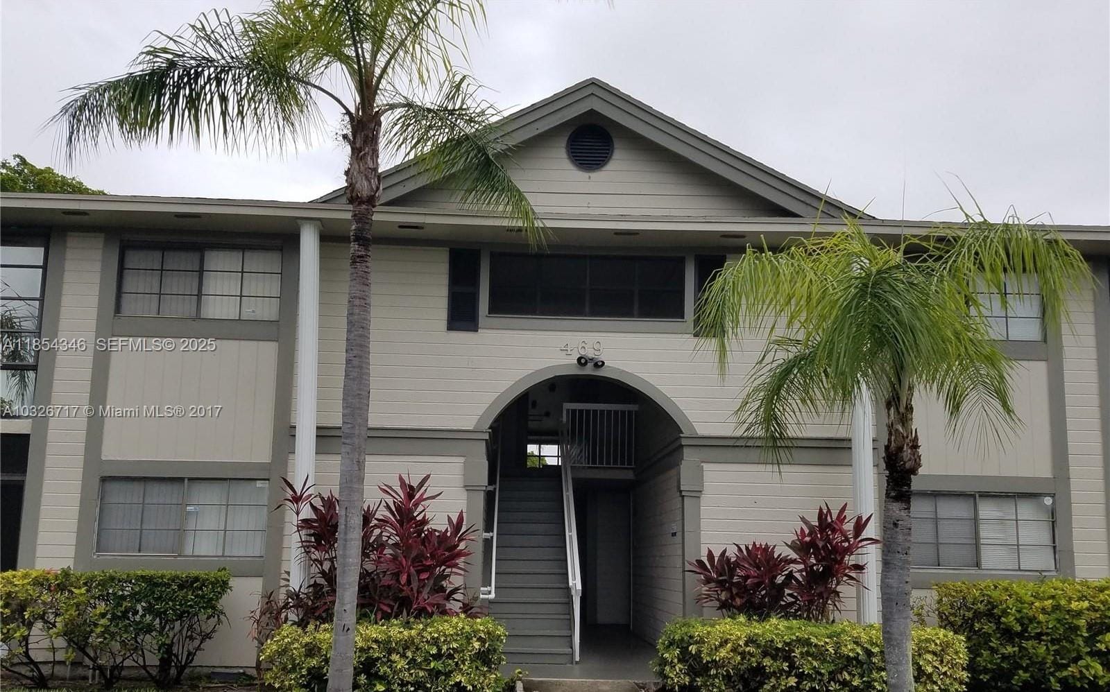 469 NE 207th Lane 207, Miami, FL 33179