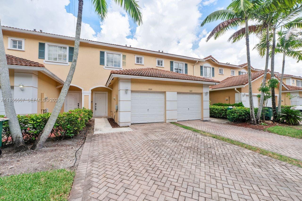 3 bedroom home for sale at 7925 Tuscany, Tamarac, FL 33321 — $395,000