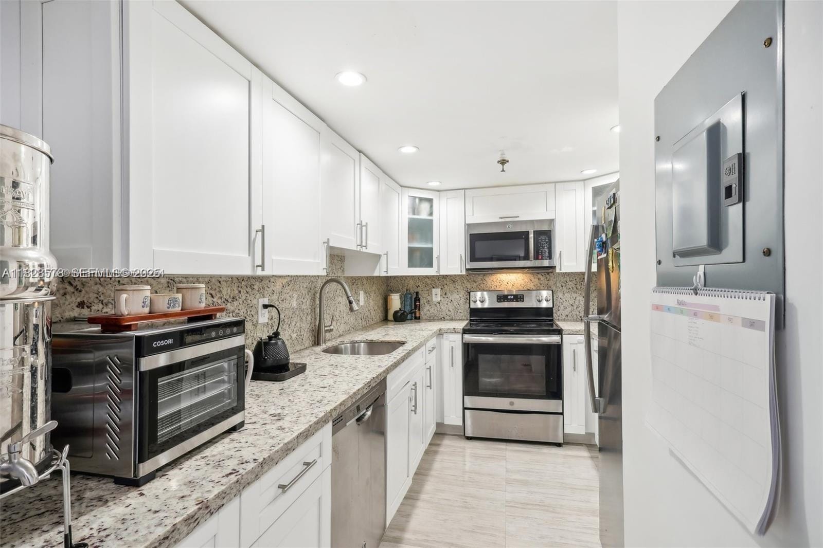 2401 Collins Avenue 1011 — photo 12