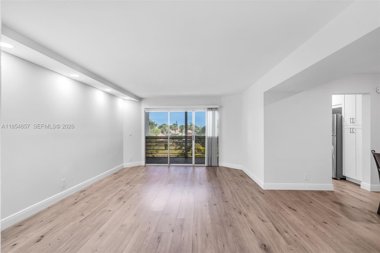 3524 Via Poinciana 302 — photo 4