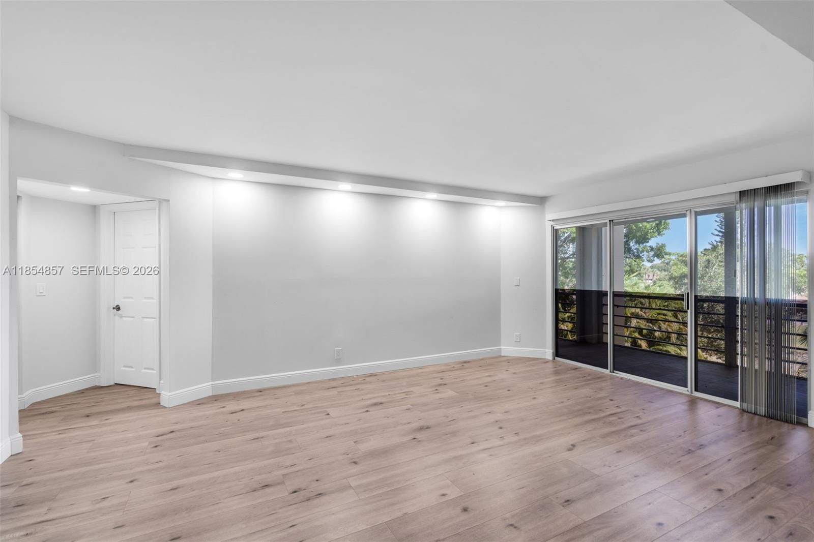 3524 Via Poinciana 302 — photo 7