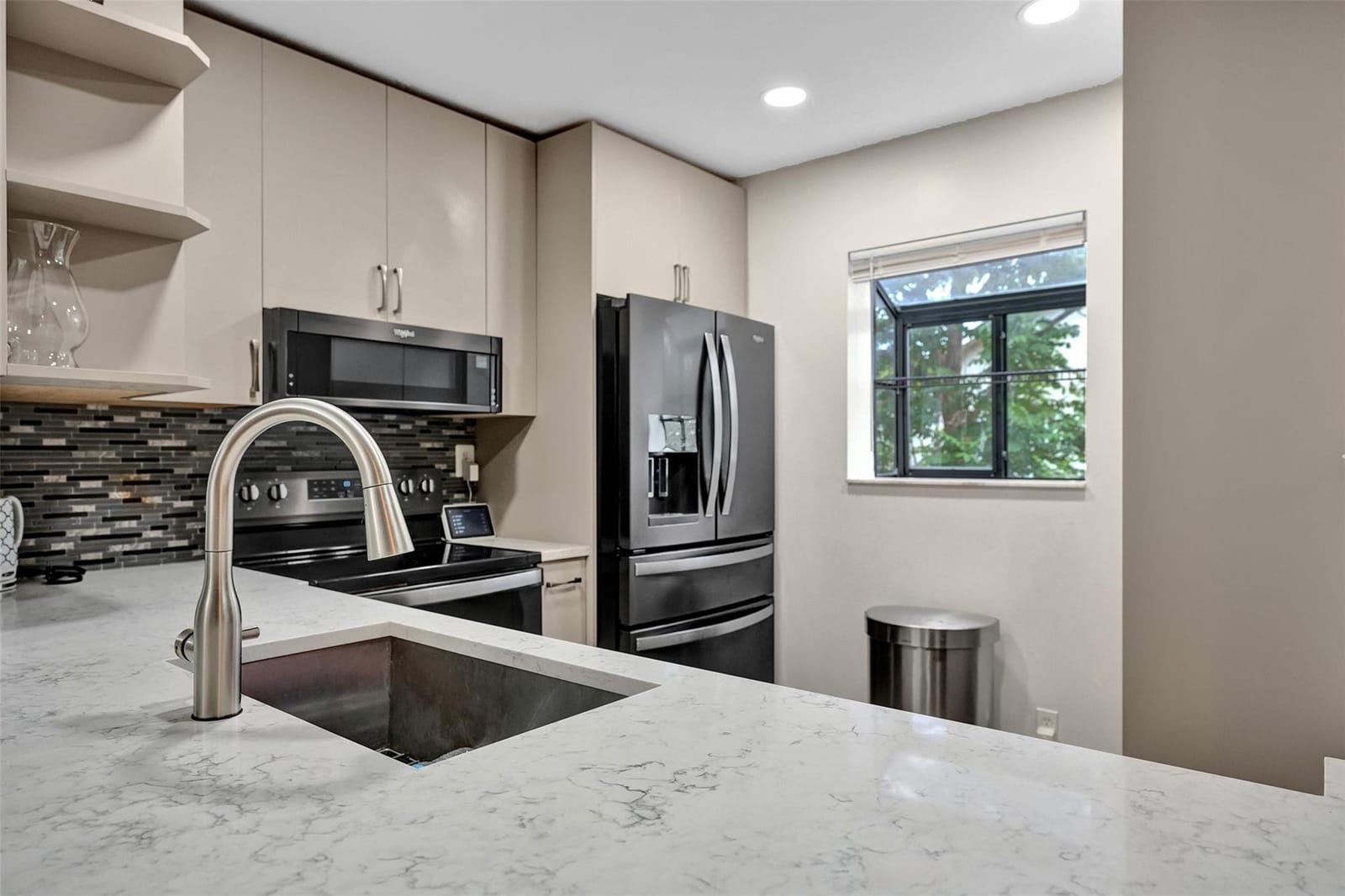 401 Gardens Drive 203 — photo 7