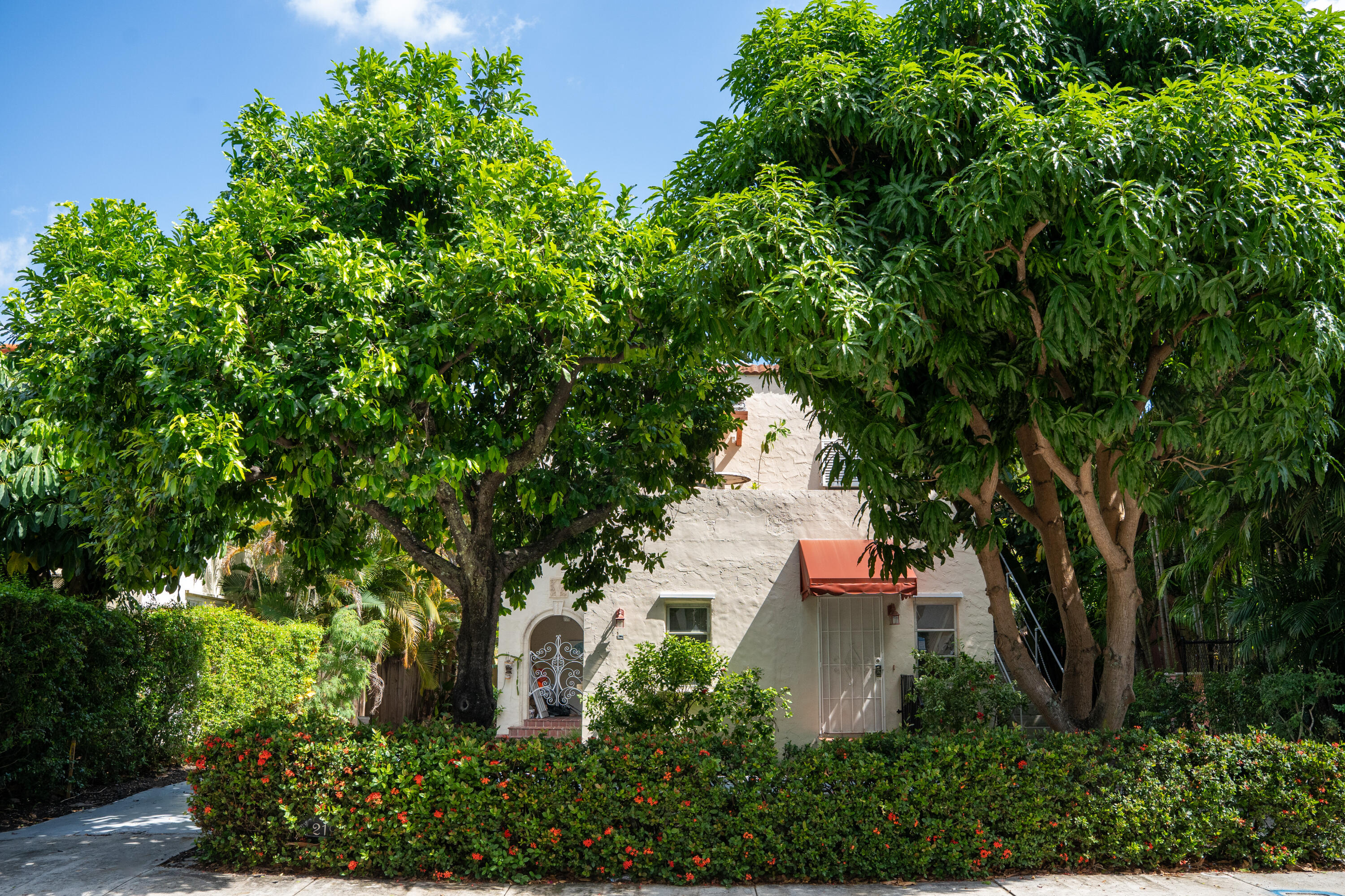 219 Seminole Avenue, Palm Beach, FL 33480, Palm Beach