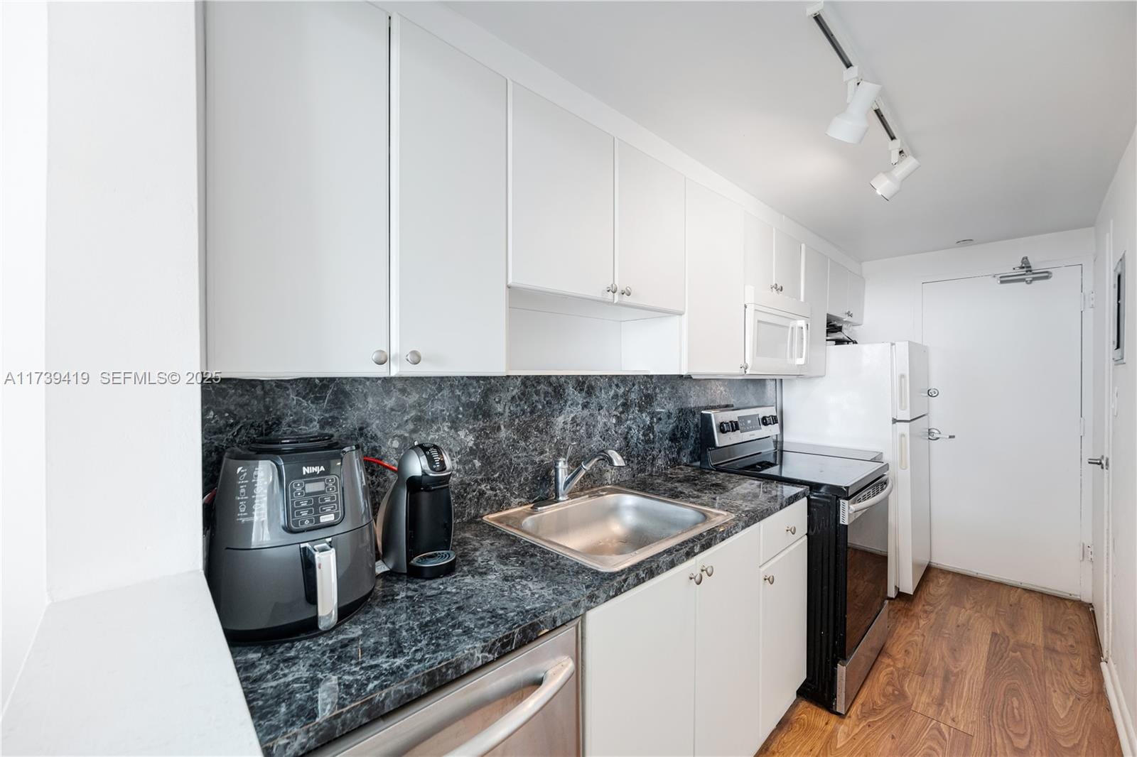 1200 West Avenue 1511, Miami Beach, FL 33139 photo 11