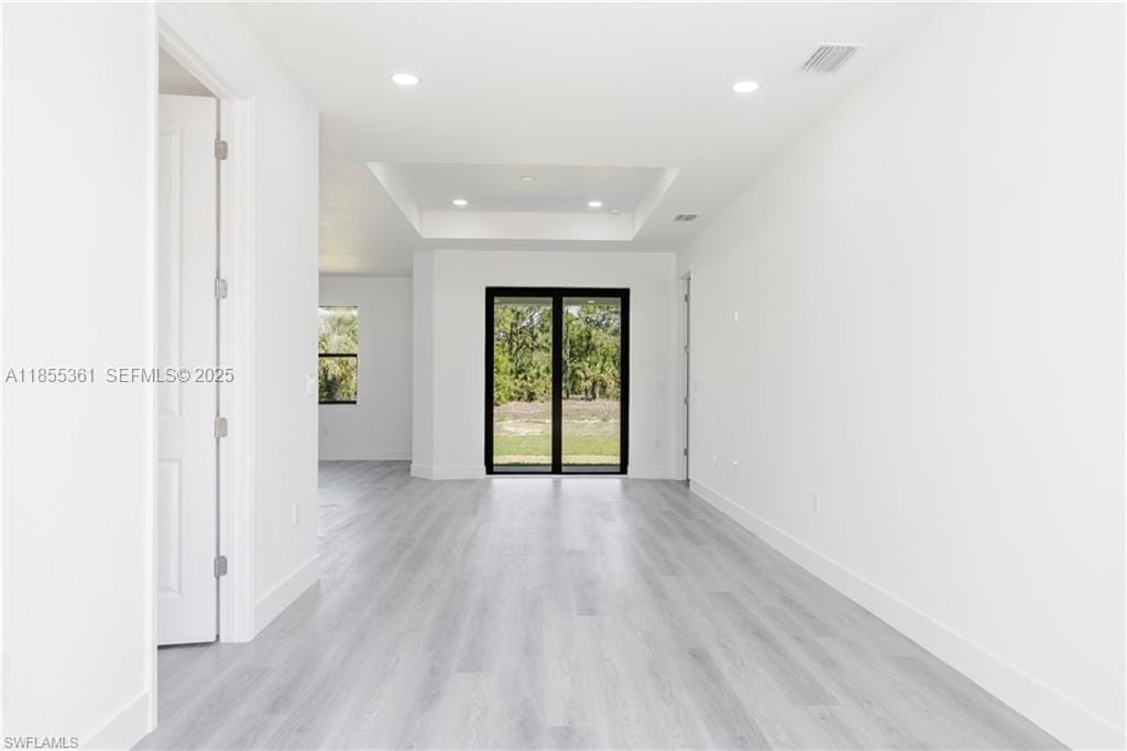 829 Gillian Avenue — photo 6