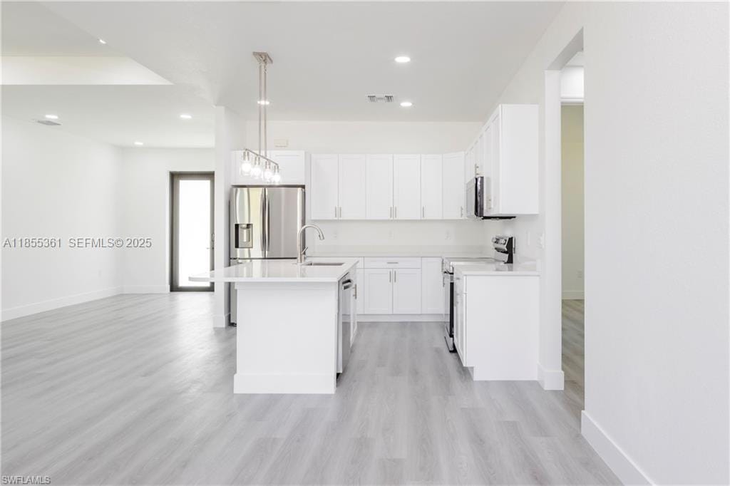 829 Gillian Avenue — photo 10