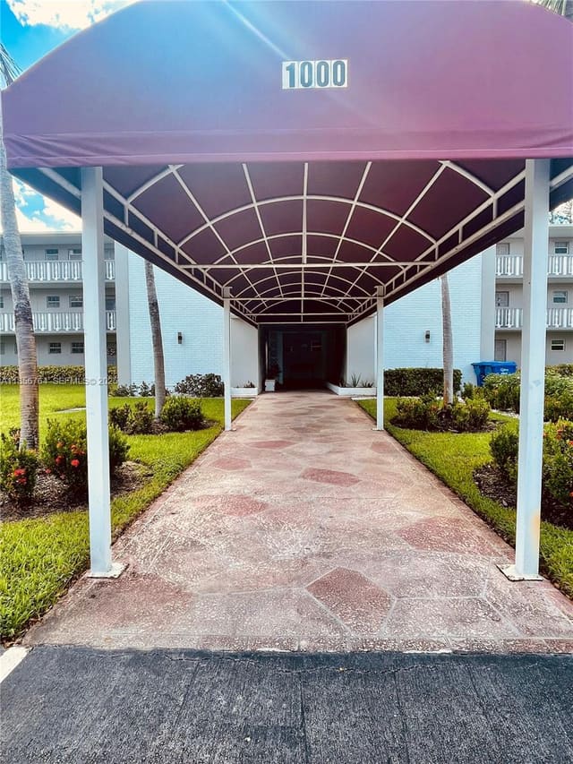 1000 Hillcrest Court 111, Hollywood, FL 33021