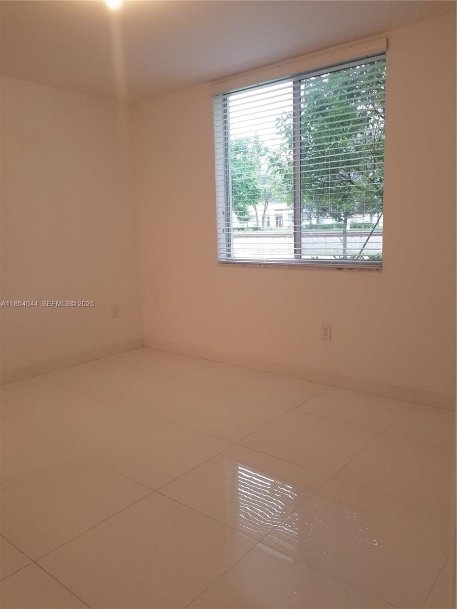 2651 NE 212th Terrace 103, Miami, FL 33180 photo 17