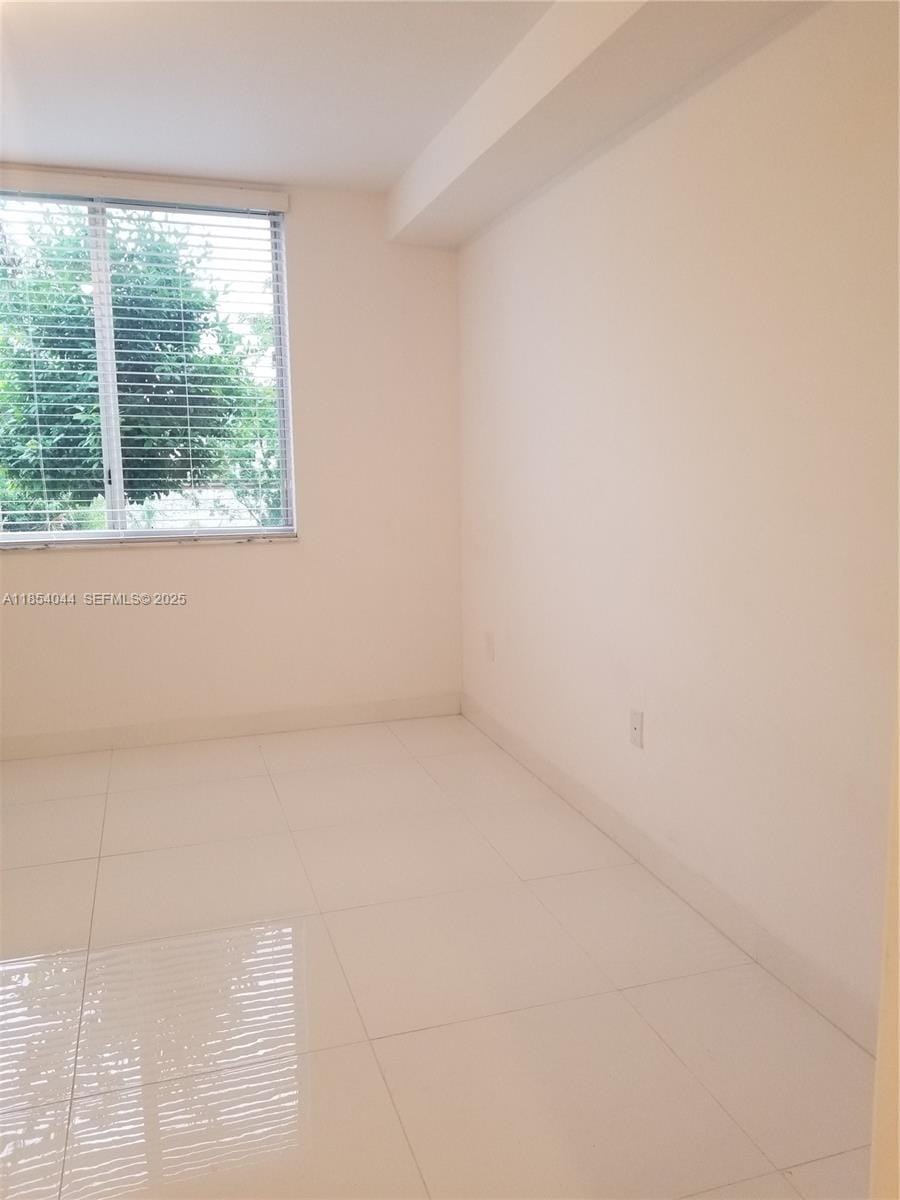 2651 NE 212th Terrace 103, Miami, FL 33180 photo 30