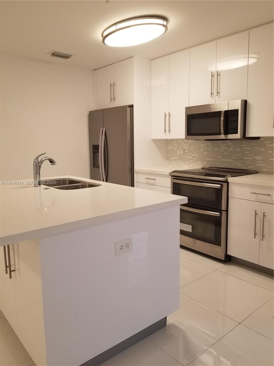 2651 NE 212th Terrace 103, Miami, FL 33180, Miami
