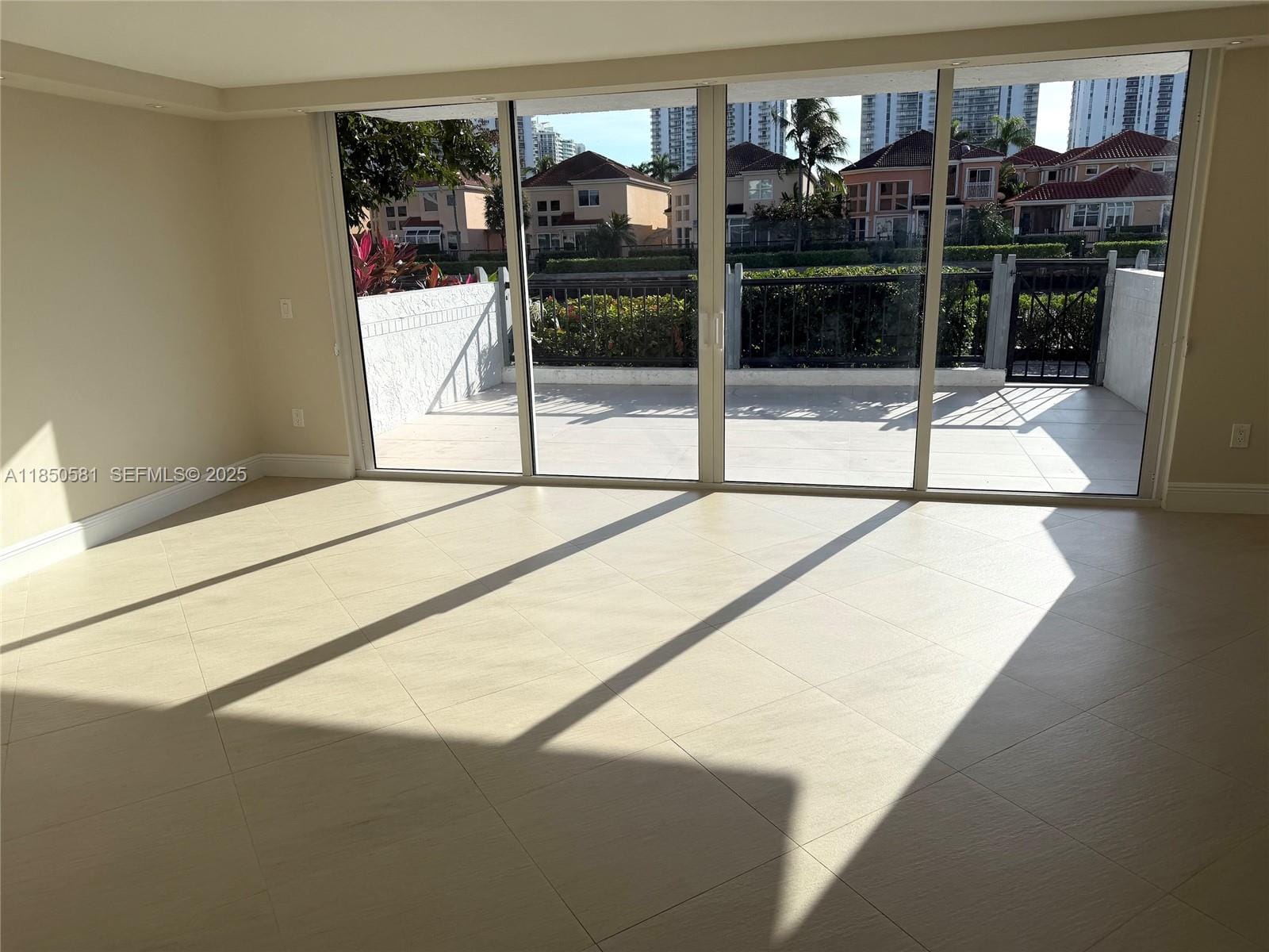 3754 NE 209th Terrace, Aventura, FL 33180 photo 3