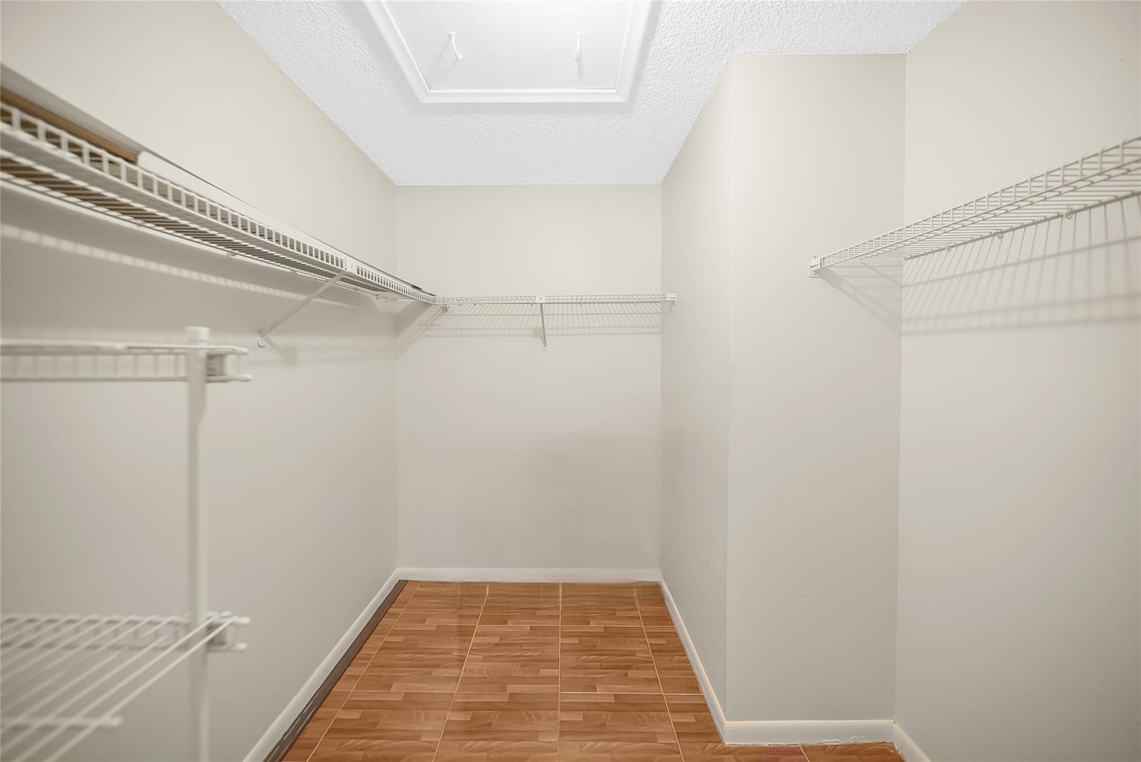 3060 S Oakland Forest Drive 1105 — photo 8