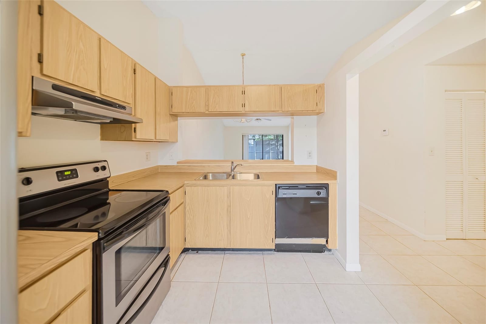 3060 S Oakland Forest Drive 1105 — photo 4