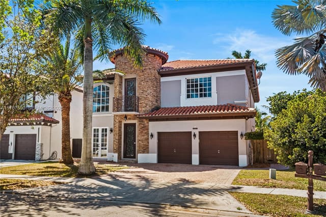 2080 SW 152nd Place, sold in A B At Tamiami Trail Phas, Miami, FL