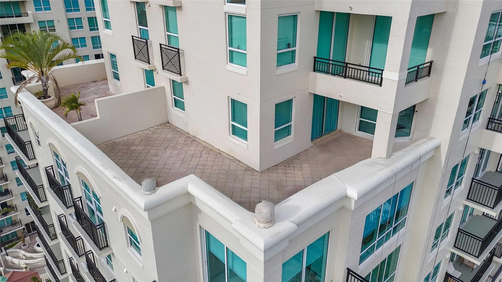 600 W Las Olas Boulevard 1901S — photo 3