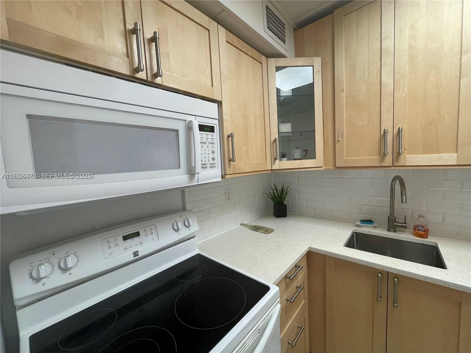 2899 Collins Avenue 1420 — photo 7