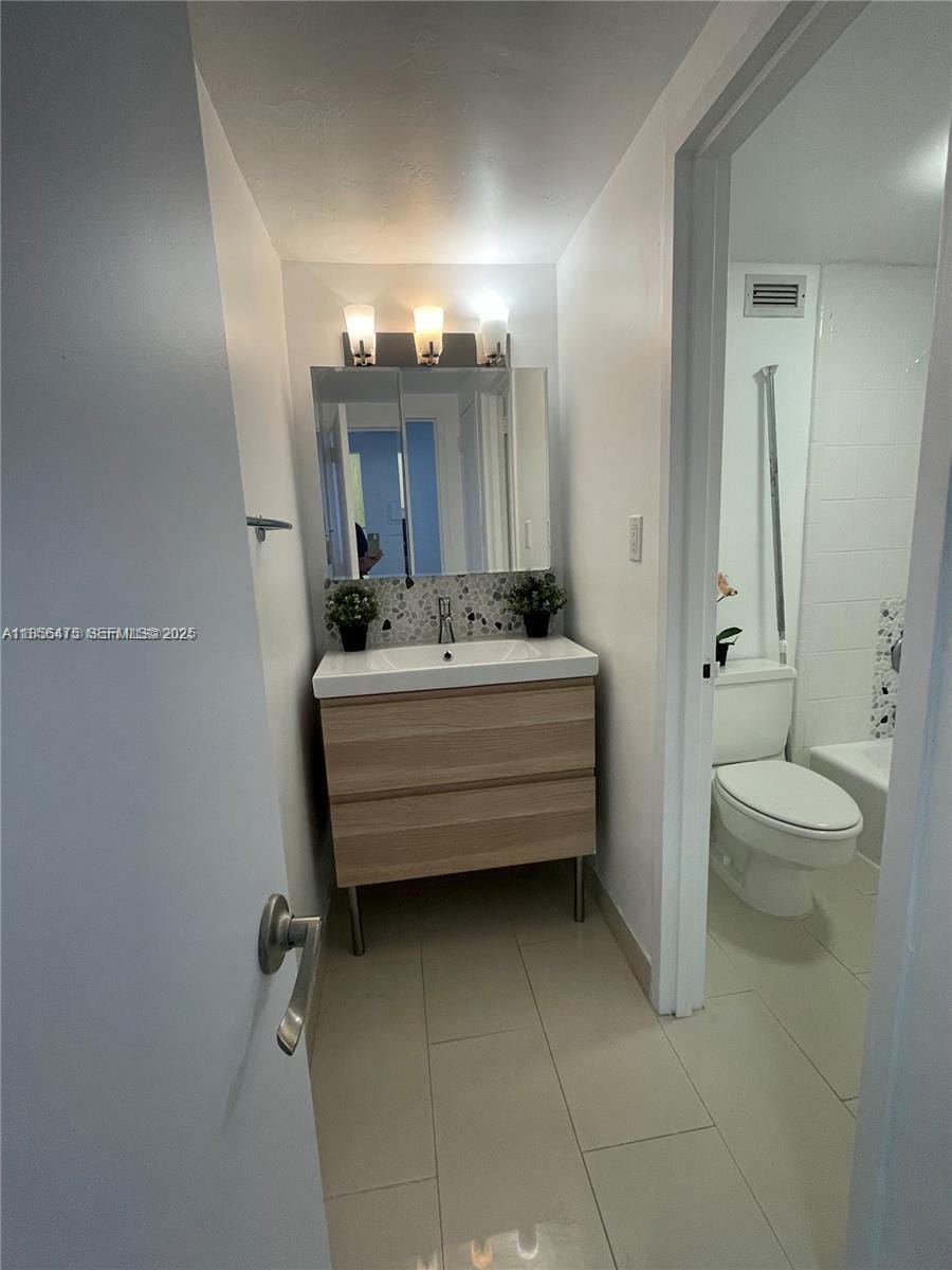 2899 Collins Avenue 1420 — photo 10