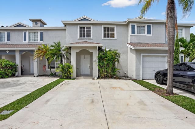 4761 SW 14th Place 4761, sold in Waterways, Deerfield Beach, FL