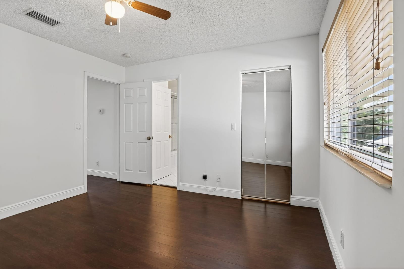 4761 SW 14th Place 4761 — photo 11