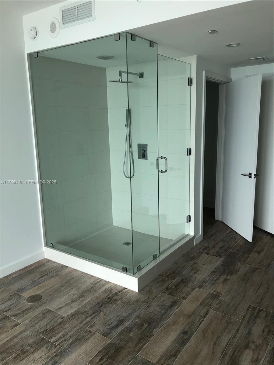 650 NE 32nd Street 2006 — photo 12