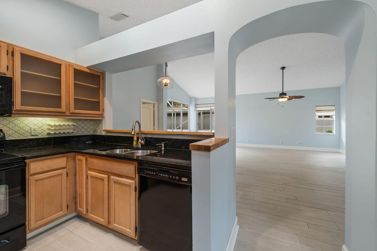 9190 Heathridge Drive — photo 9