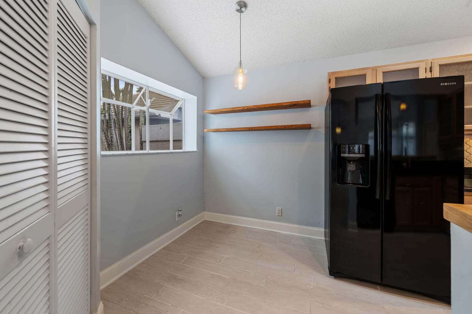 9190 Heathridge Drive — photo 10