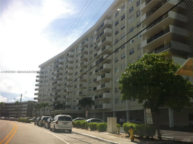 401 Golden Isles Drive 810, sold in Ocean View Towers Condo, Hallandale Beach, FL