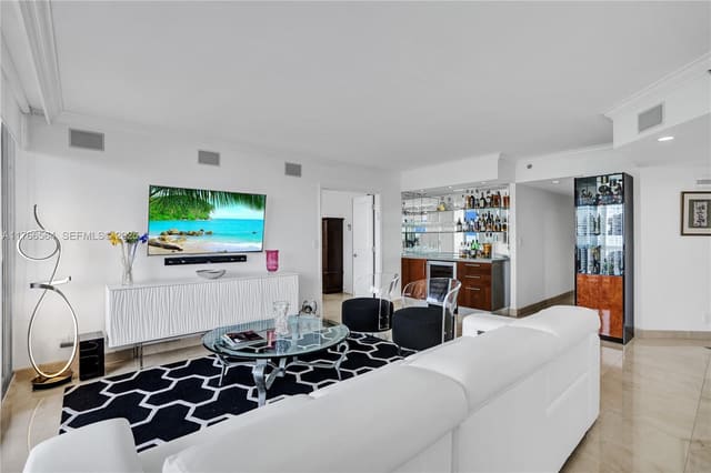 1000 Island Boulevard 2107, Aventura, FL 33160