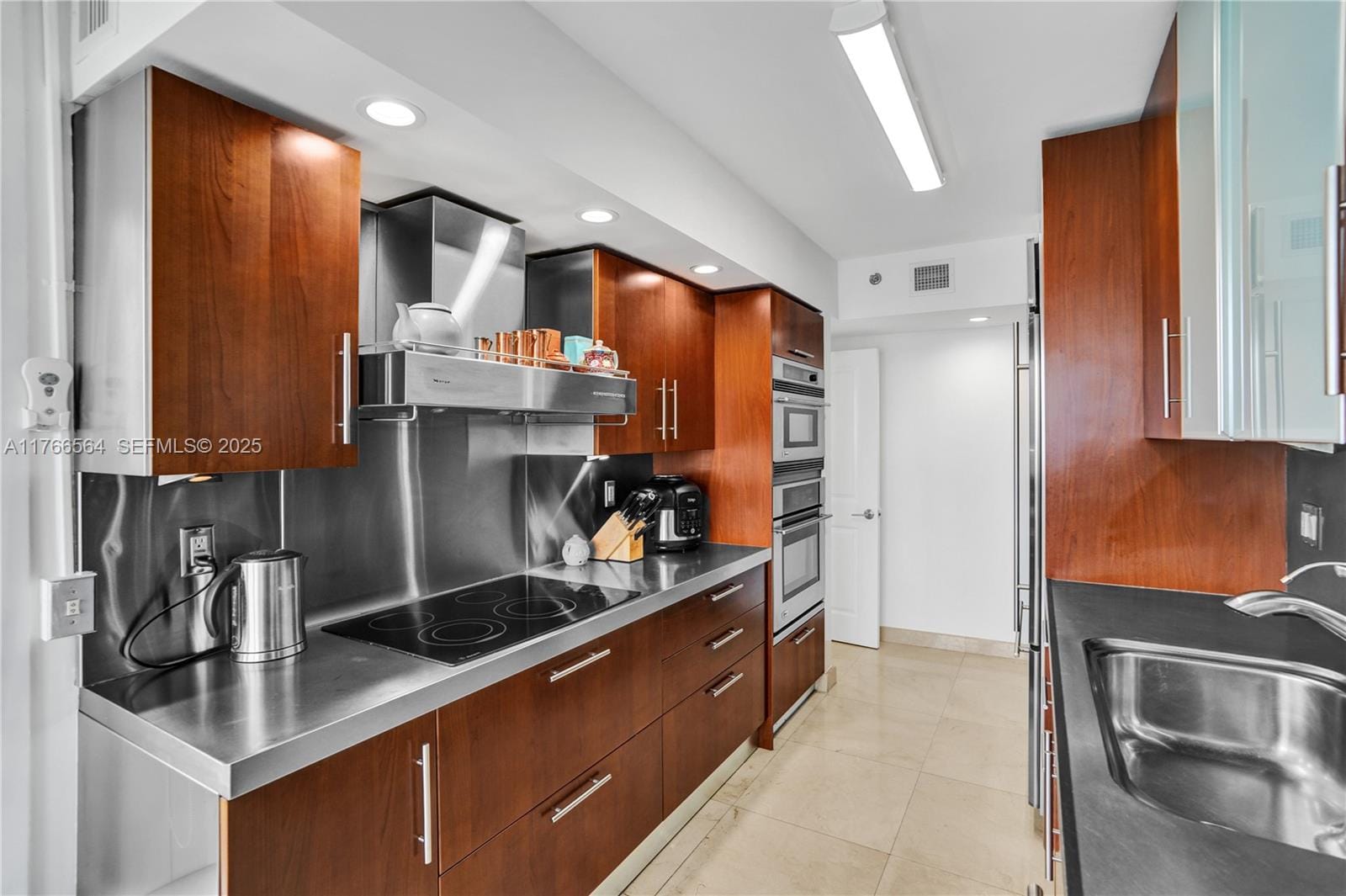 1000 Island Boulevard 2107, Aventura, FL 33160 photo 13