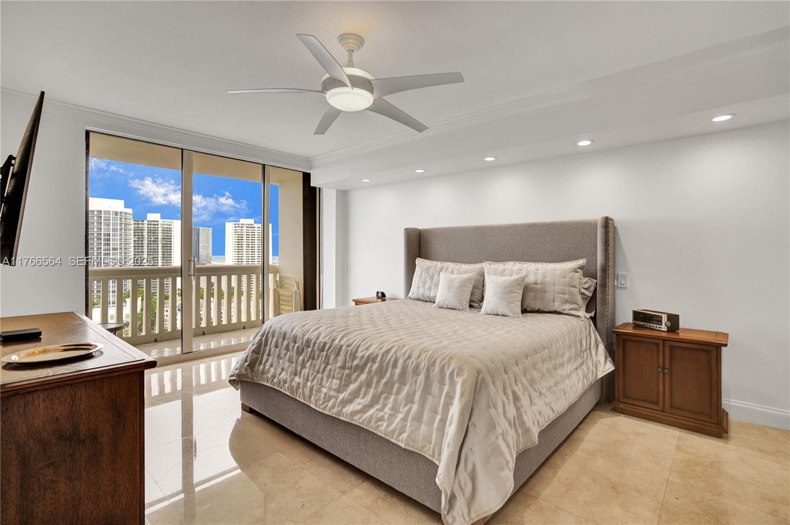 1000 Island Boulevard 2107, Aventura, FL 33160 photo 16
