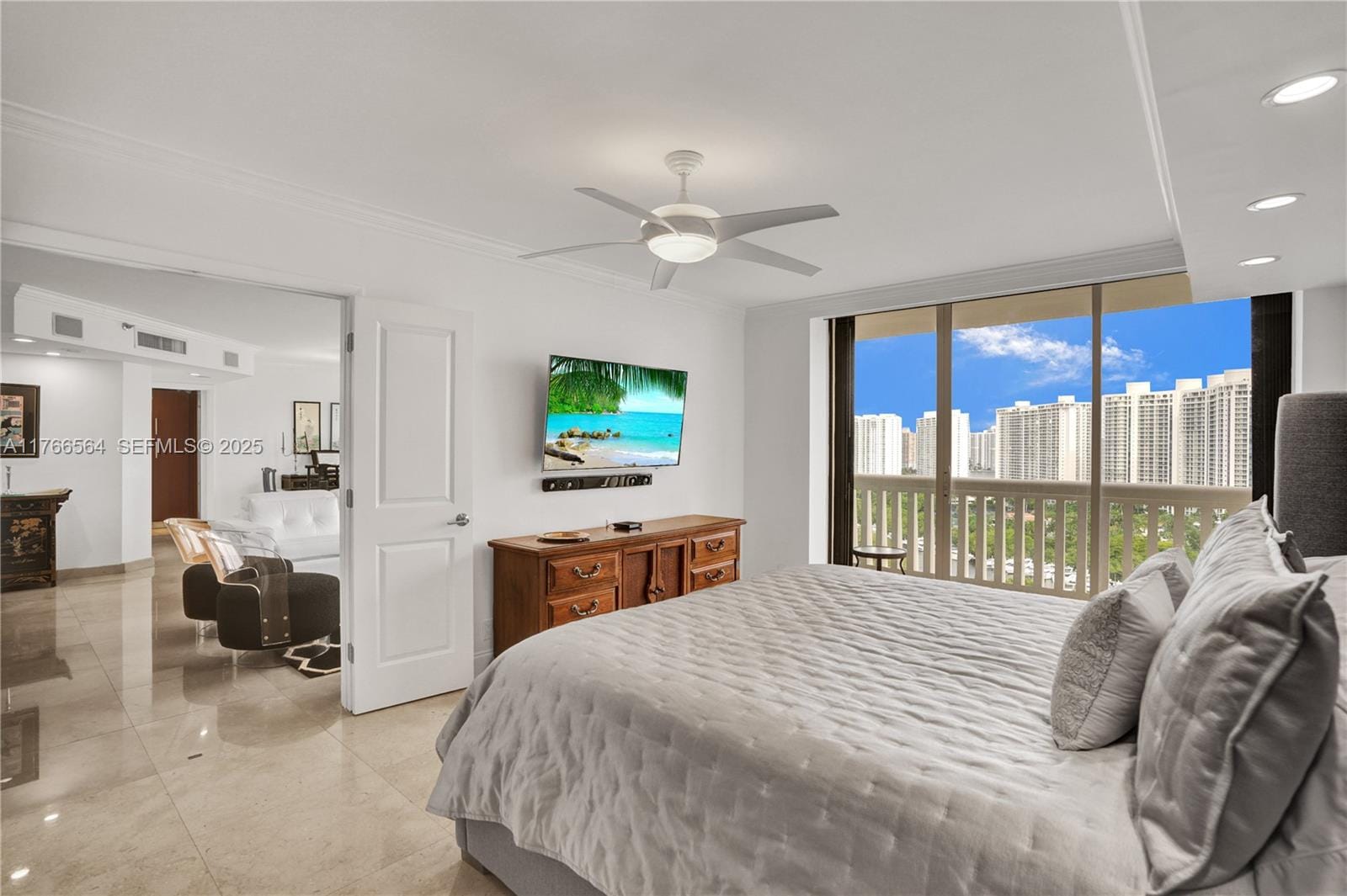 1000 Island Boulevard 2107, Aventura, FL 33160 photo 18