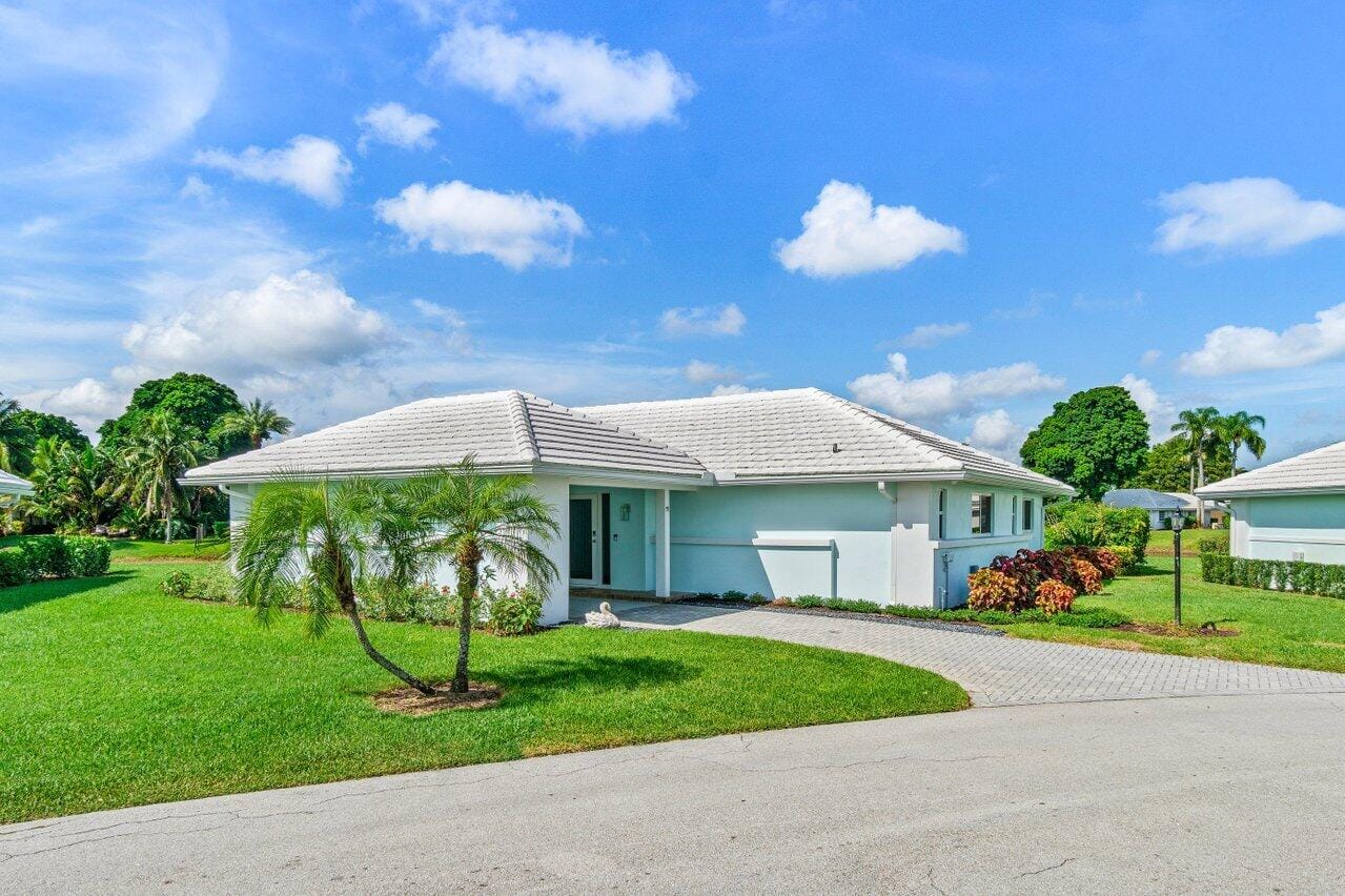 11 Slash Pine Drive, Boynton Beach, FL 33436 photo 2