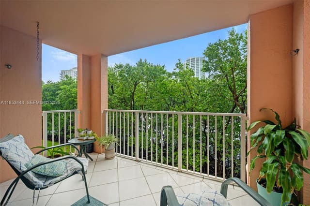 19999 E Country Club Drive 1208, sold in The Yacht Club At Aventura, Aventura, FL