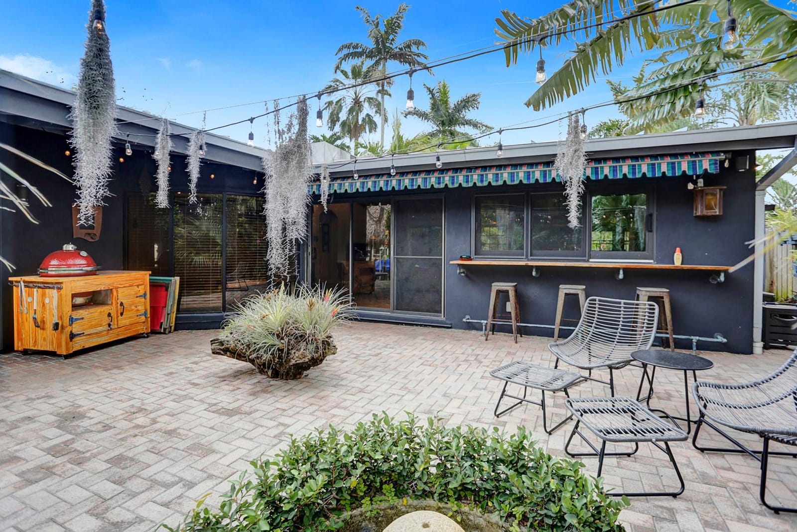1613 SW 5th Court — photo 8