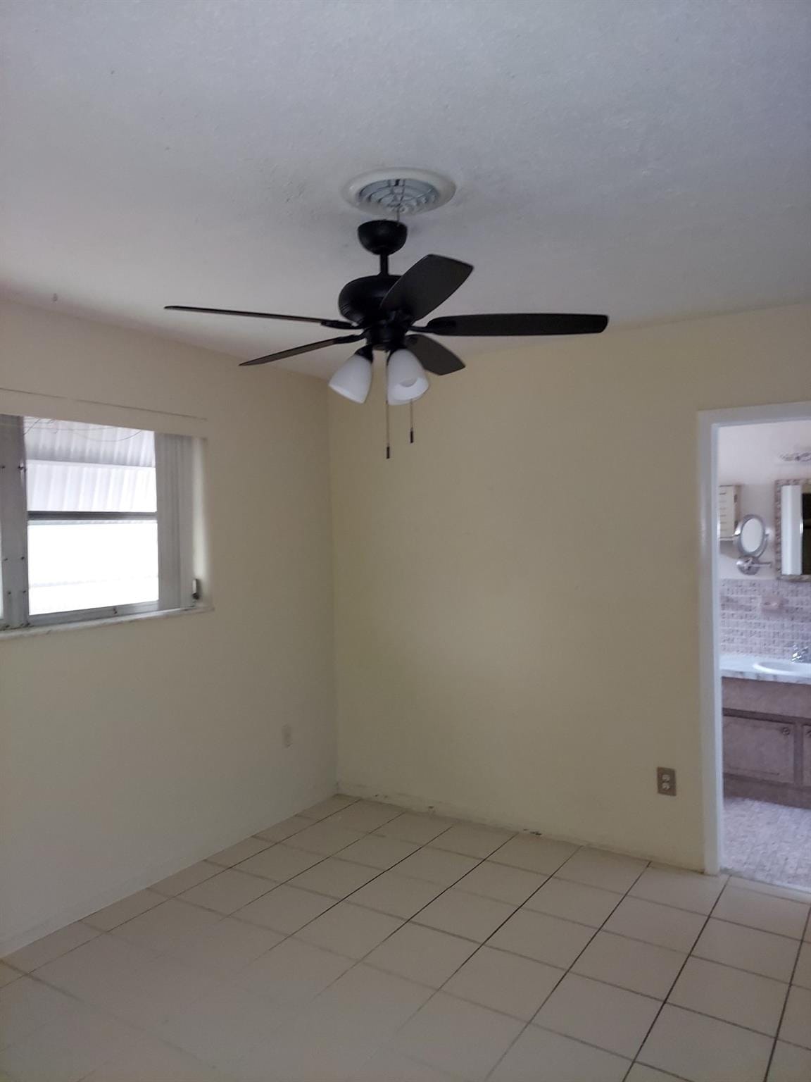 1011 NW 45th Court — photo 5