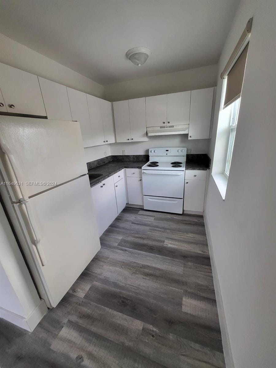 1556 NW 62nd Terrace 1 — photo 2