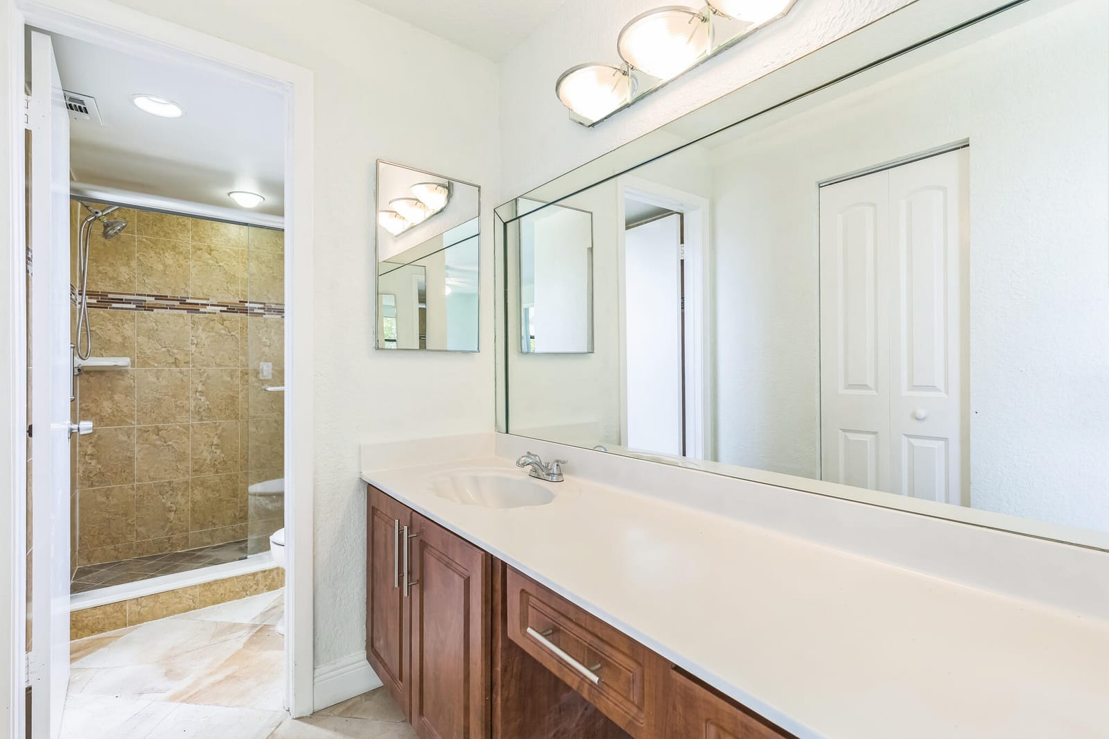 2704 NW 104th Avenue 401, Sunrise, FL 33322 photo 11