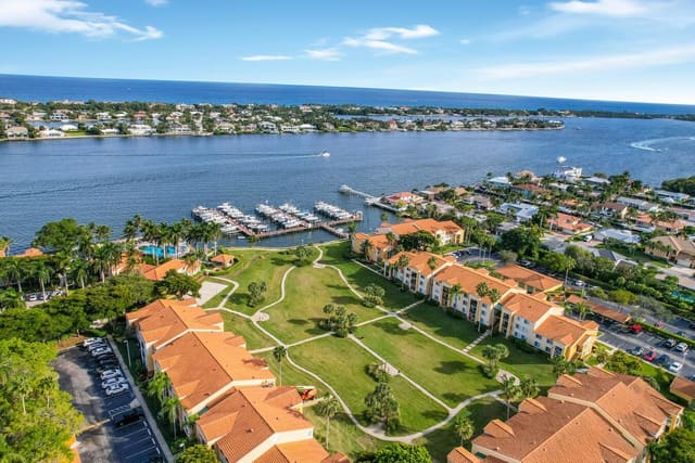 140 Yacht Club Way 109, sold in Yacht Club, Hypoluxo, FL