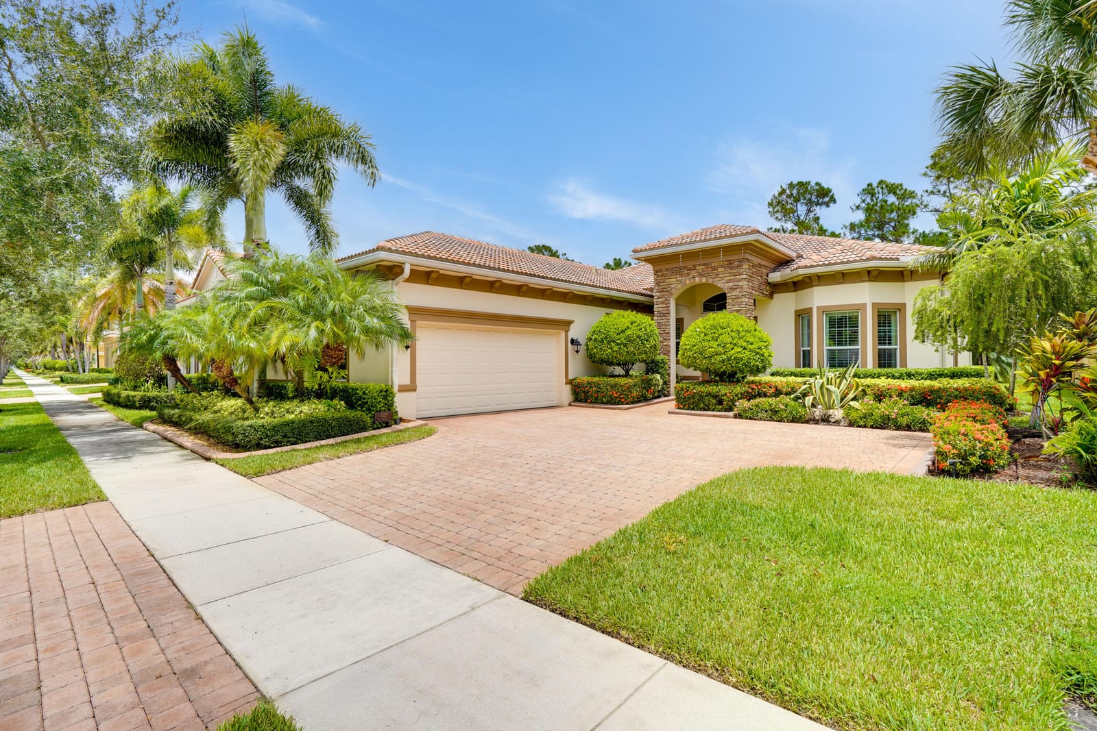 10227 SW Visconti Way, Port St. Lucie, FL 34986