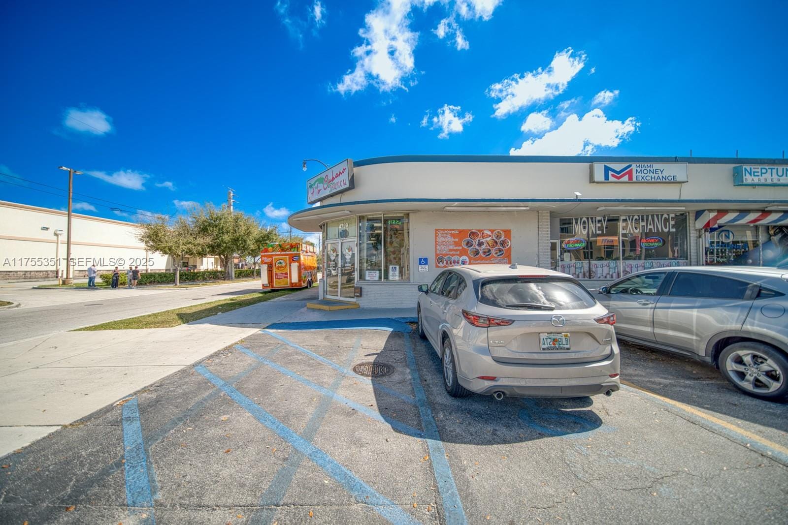 Cuban Restaurant Centrically Located In Hialeah On Palm Avenue — photo 4