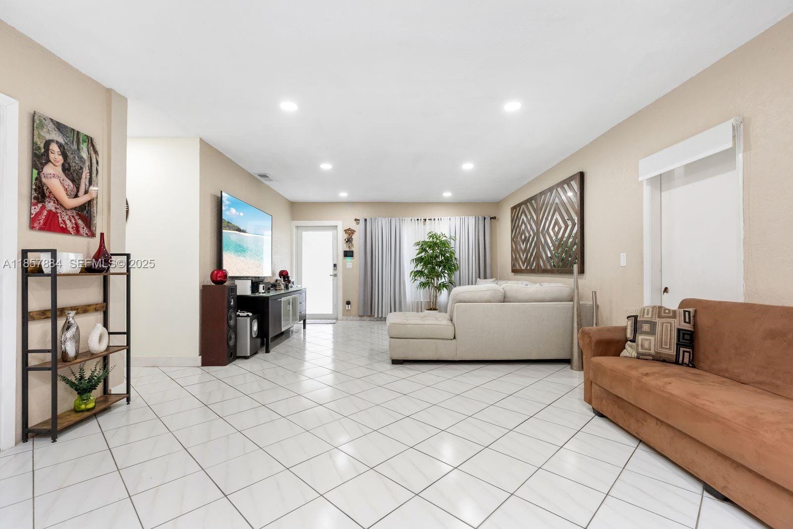 6285 W 6th Avenue, Hialeah, FL 33012 photo 12