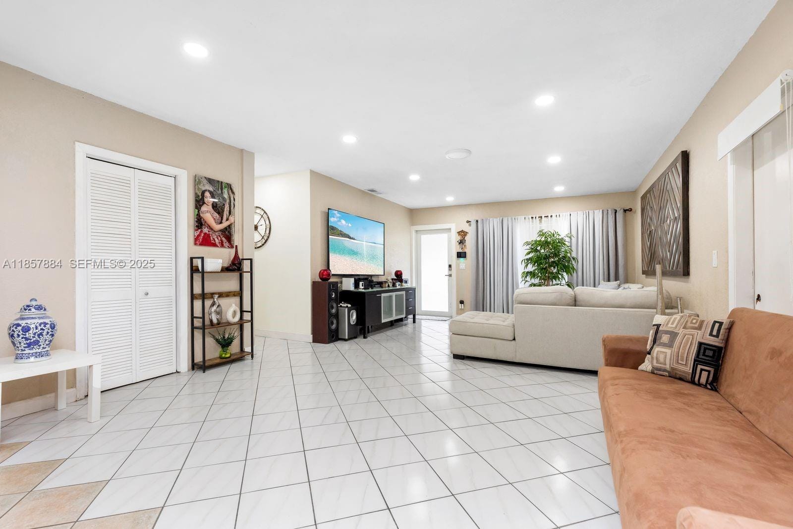 6285 W 6th Avenue, Hialeah, FL 33012 photo 13