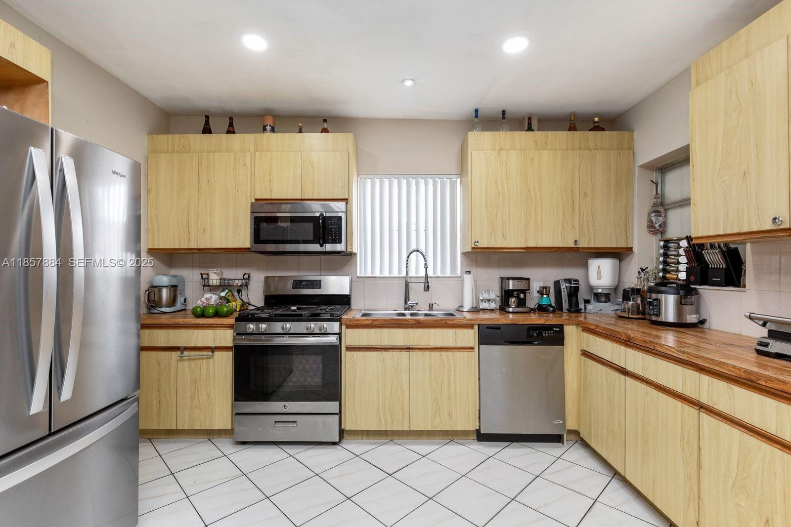 6285 W 6th Avenue, Hialeah, FL 33012 photo 17