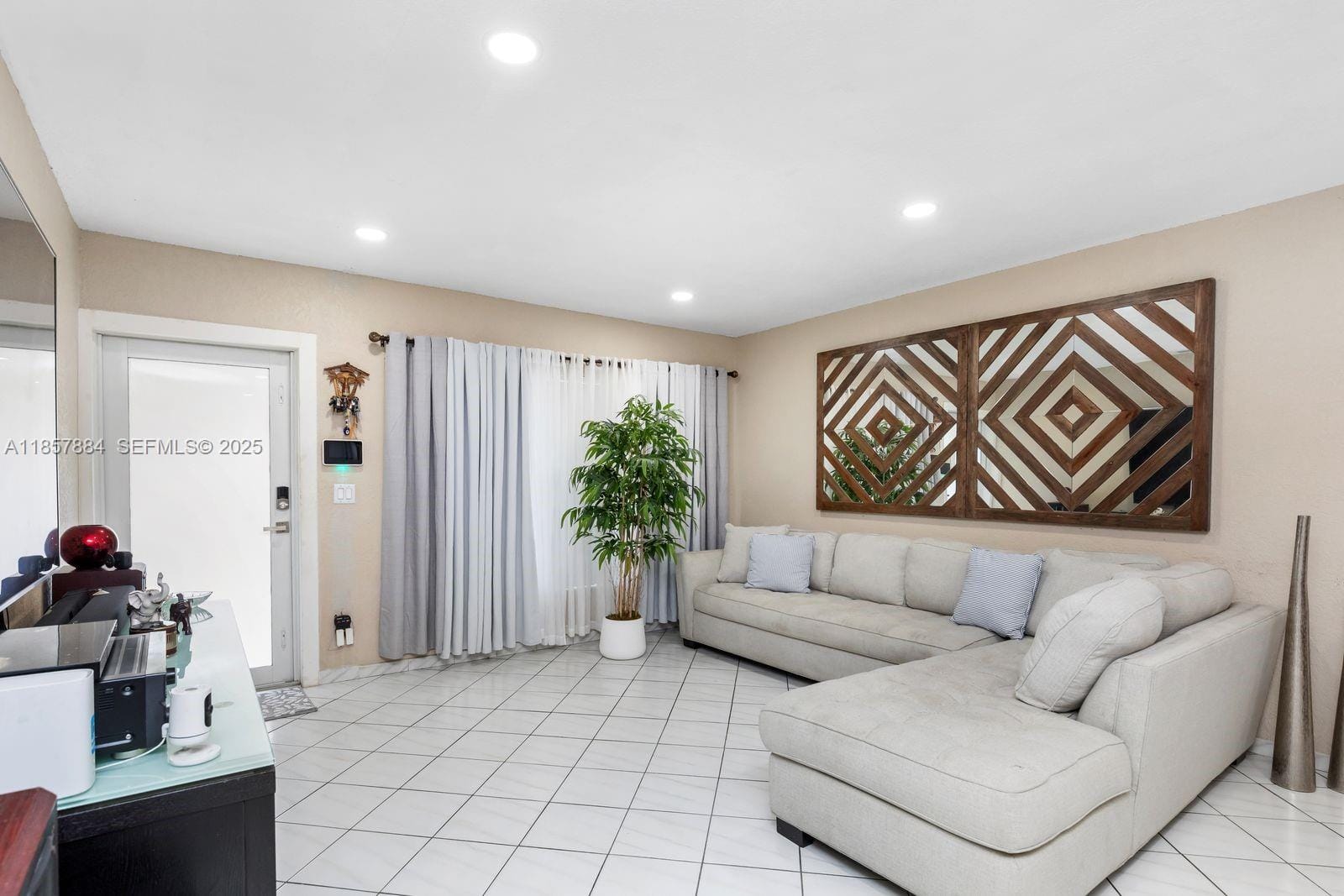 6285 W 6th Avenue, Hialeah, FL 33012 photo 7