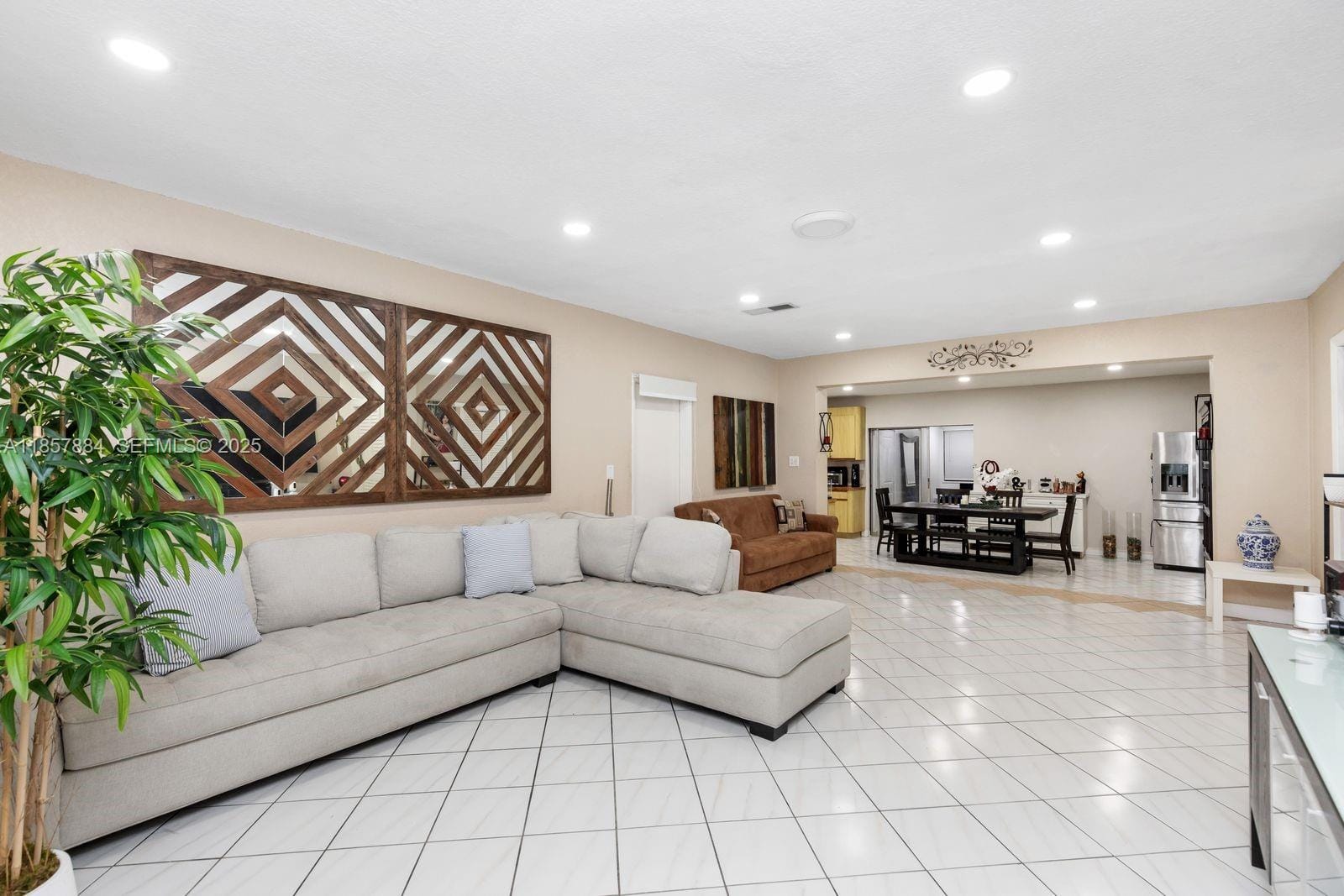 6285 W 6th Avenue, Hialeah, FL 33012 photo 8