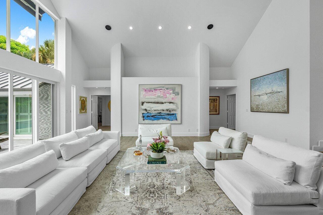 4564 Bocaire Boulevard — photo 3