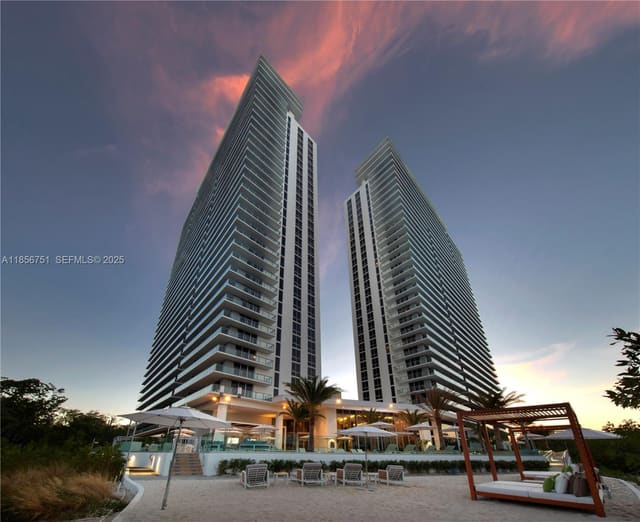 16385 Biscayne Boulevard 2806, sold in The Harbour North Condo, North Miami Beach, FL