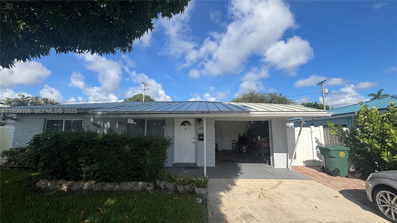 4581 NE 5th Avenue, Oakland Park, FL 33334
